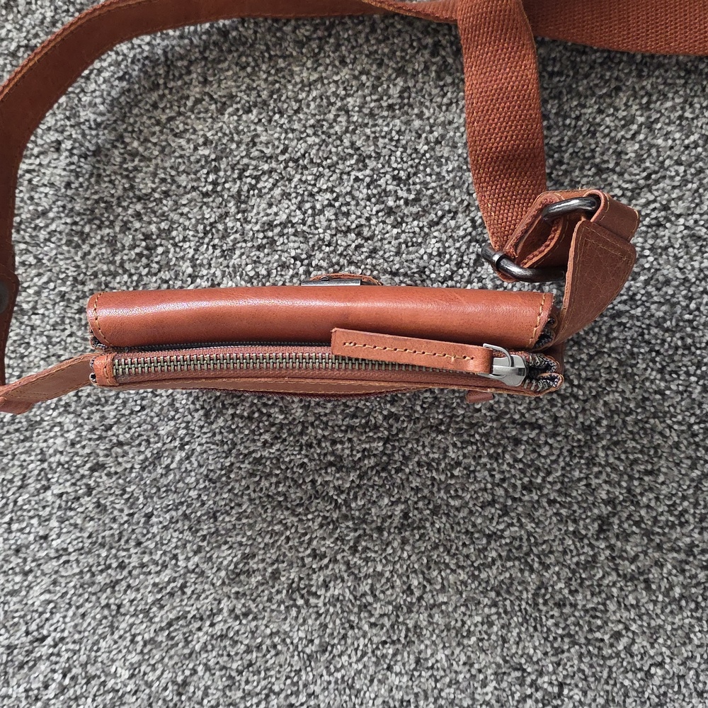 NWOT Leather Waist Bag - Picture 4 of 8